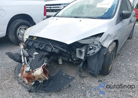 2016 Ford Focus S из США, поврежденный, VIN 1FADP3E23GL291651